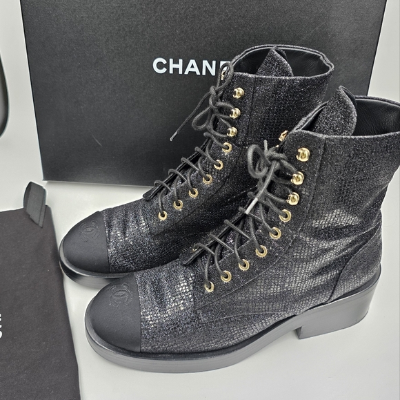 Chanel 2022 interlocking CC logo combat boots. - Picture 2 of 9